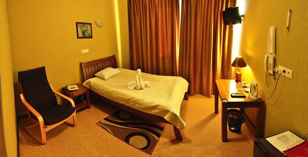 Hotel An-2 Charkov Buitenkant foto