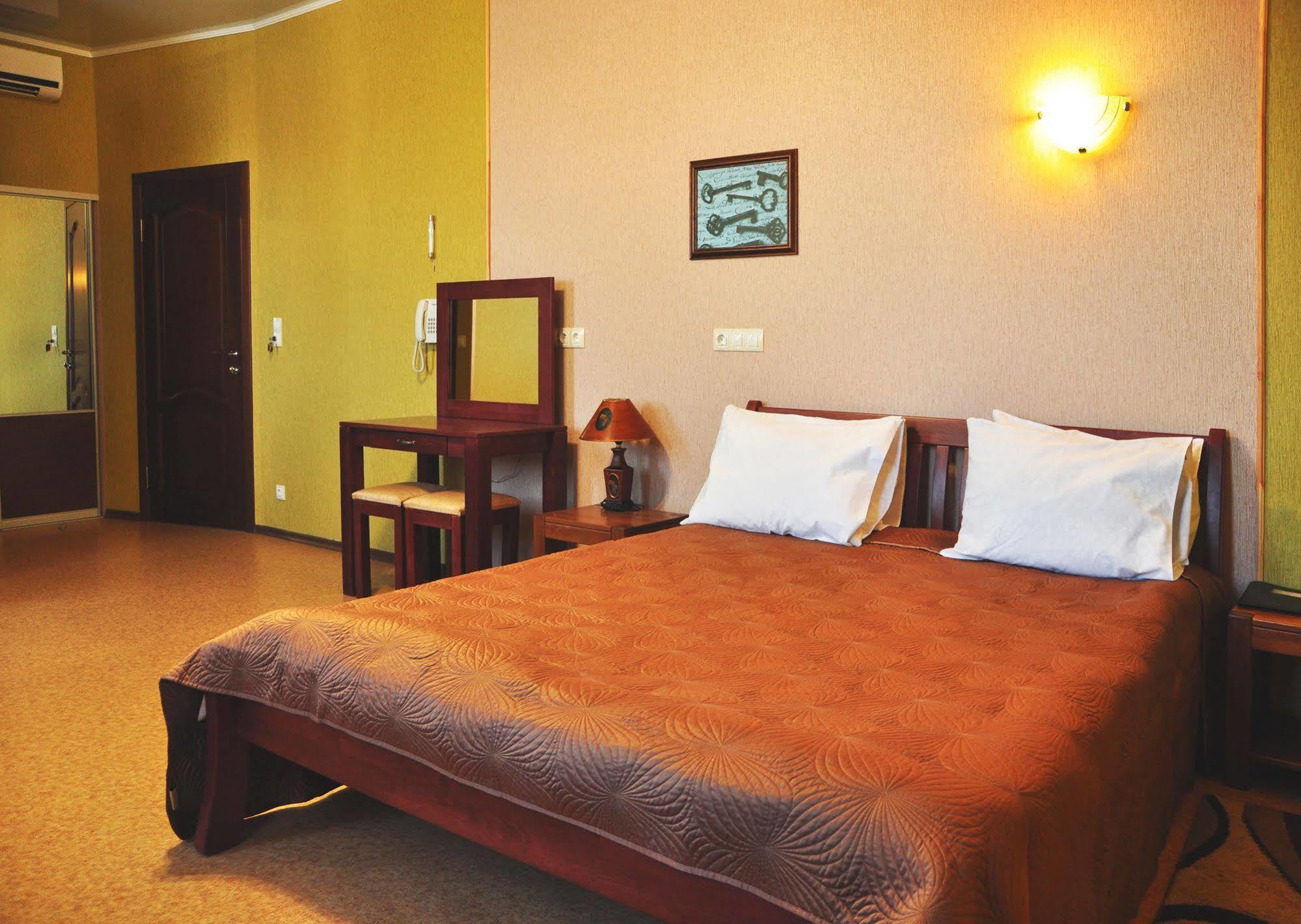 Hotel An-2 Charkov Buitenkant foto