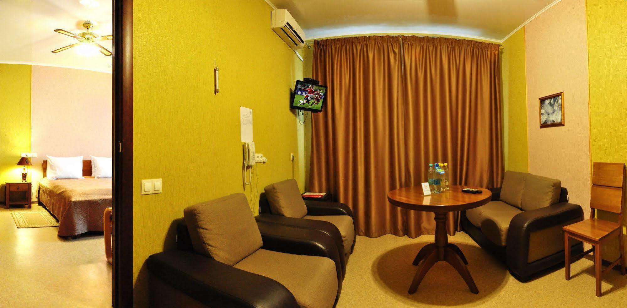 Hotel An-2 Charkov Buitenkant foto