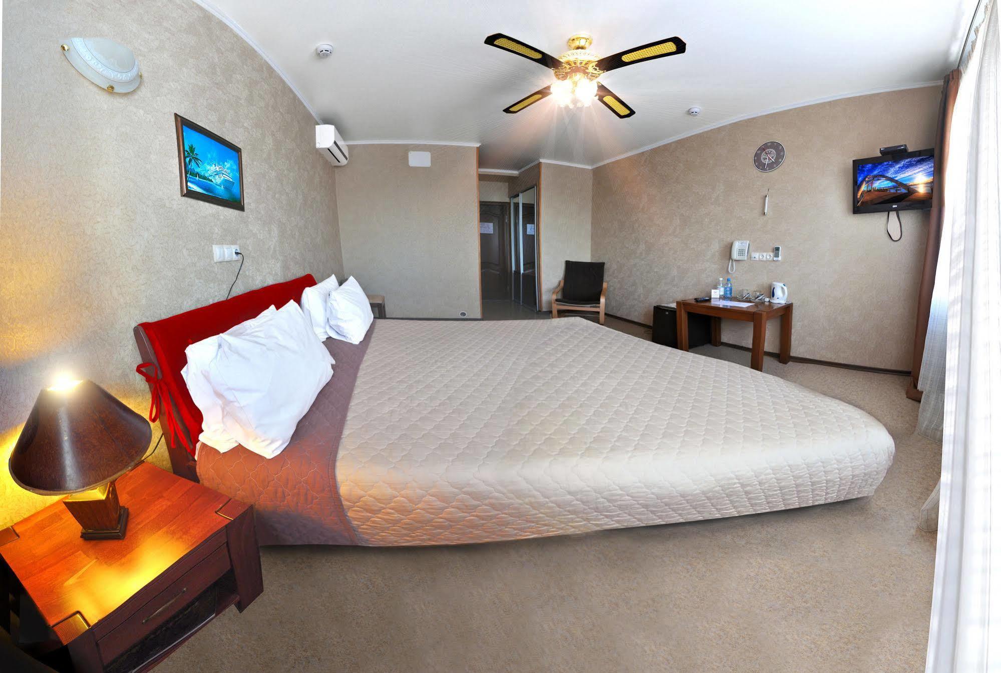 Hotel An-2 Charkov Buitenkant foto