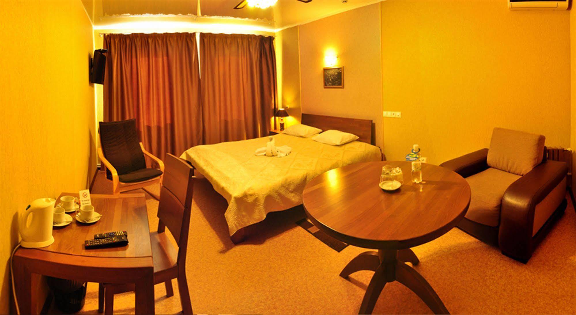 Hotel An-2 Charkov Buitenkant foto
